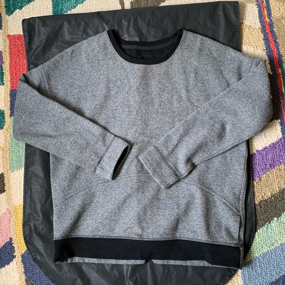 Lululemon Gray and Black Crew Neck Sweatshirt